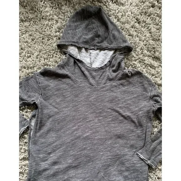 Free People Beach In A Hurry Hoodie Gray hooded BOHO SHIRT TOP sz O/S - Picture 4 of 9